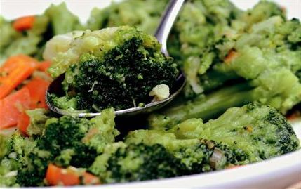 Brokoli salatası