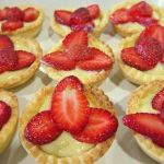 Çilekli mini tart