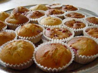 Çilekli muffin yapımı