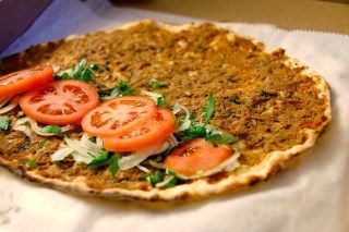 Lahmacun yapımı