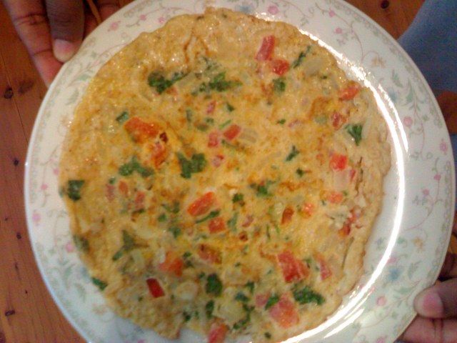 Peynirli domatesli omlet