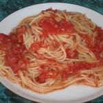 Soslu spagetti makarna