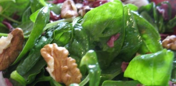 Ispanak salatası