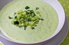 Avokado çorbası