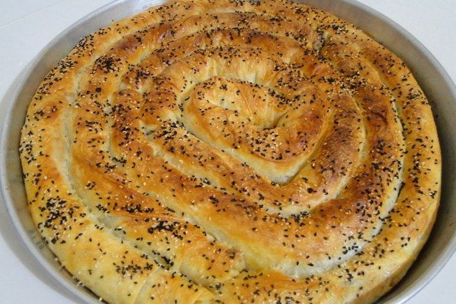 Ispanaklı kol böreği tarifi, Ispanaklı kol böreği nasıl yapılır Nefis
